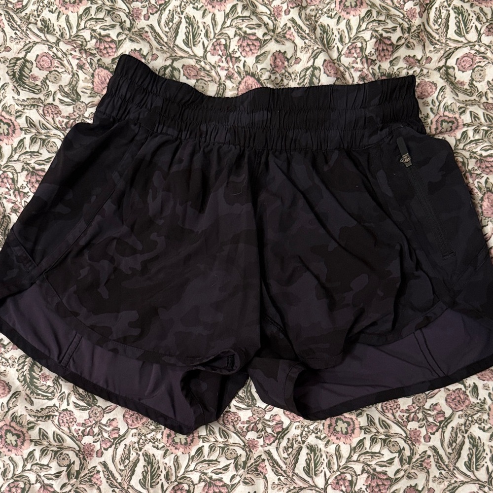 Lululemon camo mid rise shorts